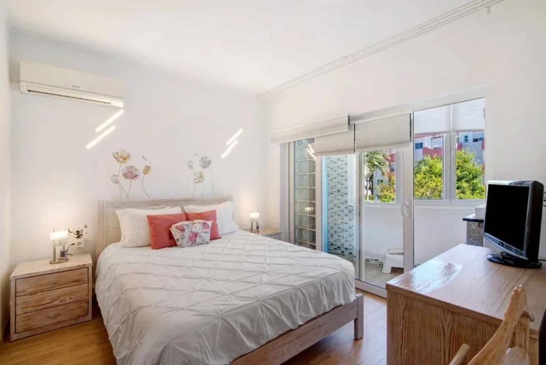 Apartamento T2 para Venda em Quarteira Foto 10