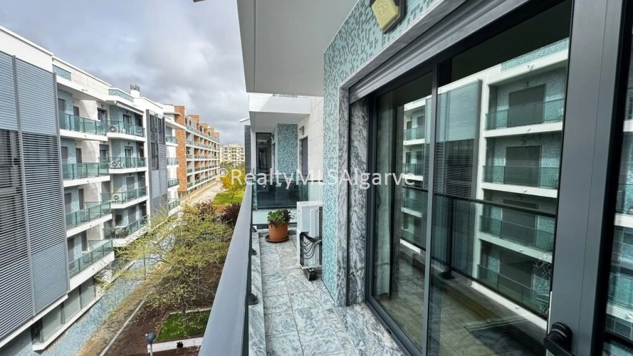 Apartamento T3 para Venda em Faro (Sé e São Pedro) Foto 1