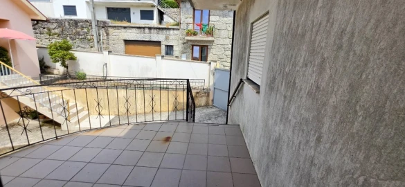 Moradia T1 para Venda em Mosteiro
