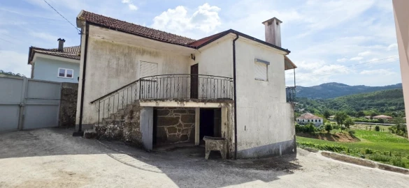Moradia T1 para Venda em Mosteiro