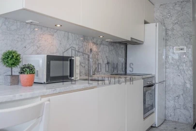Apartamento T1 para Venda em Lordelo do Ouro e Massarelos