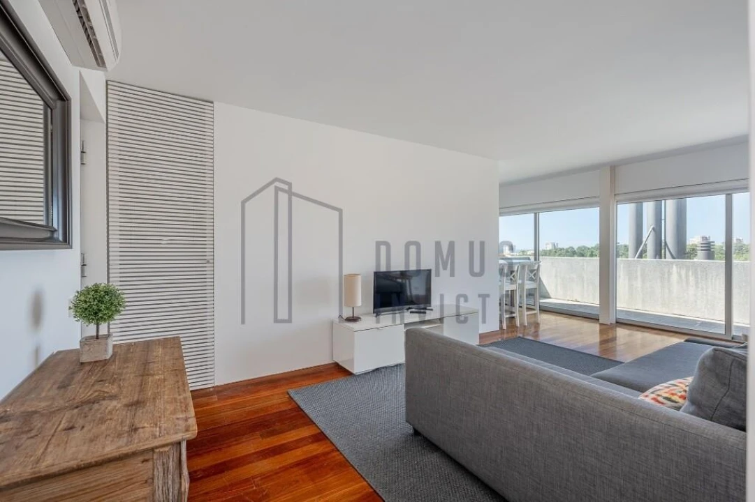 Apartamento T1 para Venda em Lordelo do Ouro e Massarelos Foto 2