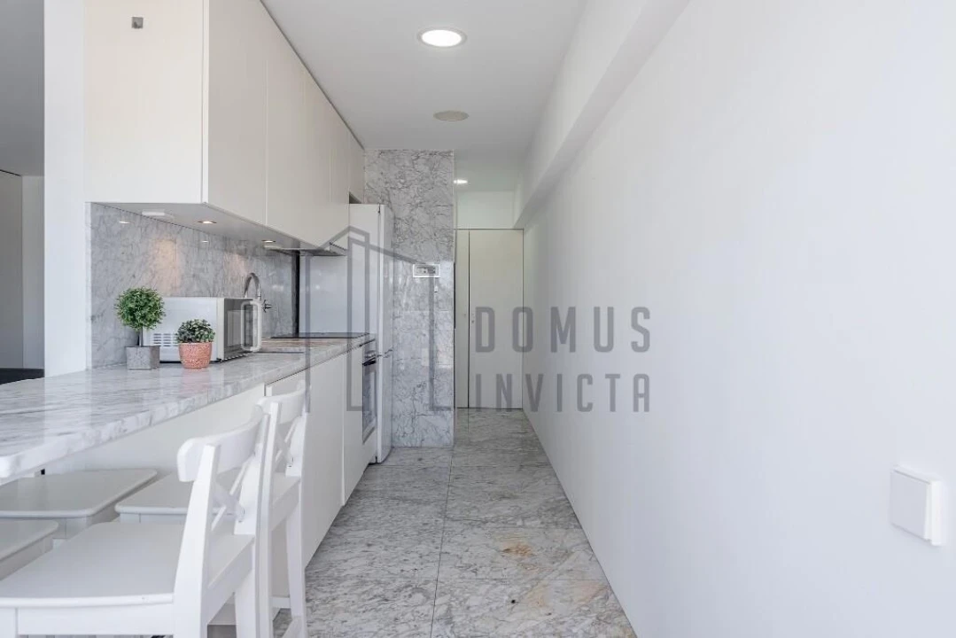 Apartamento T1 para Venda em Lordelo do Ouro e Massarelos Foto 7