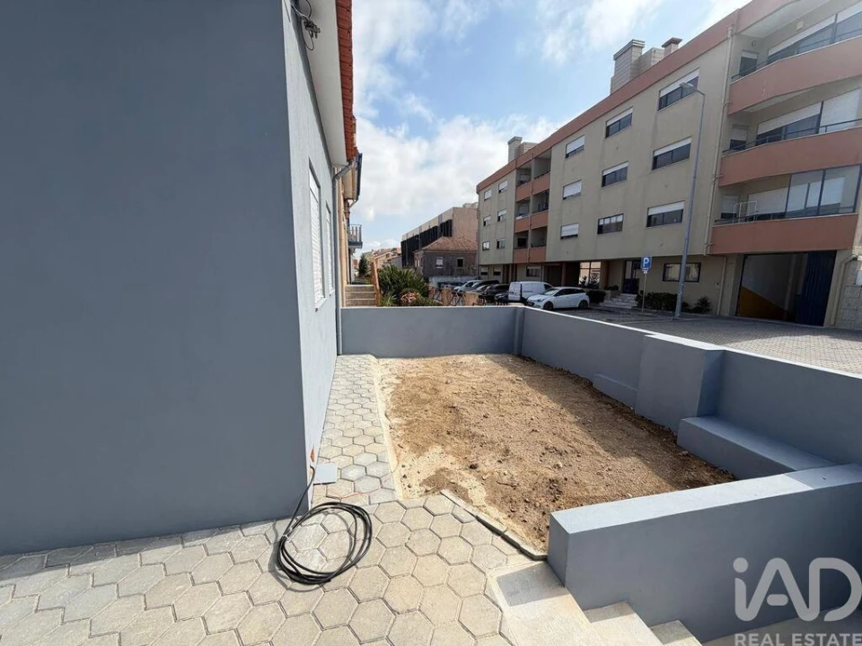 Moradia T2 para Arrendamento em Santa Marinha e São Pedro da Afurada Foto 3
