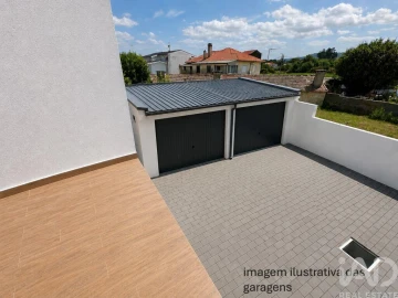 Moradia T3 para Venda em Arcozelo