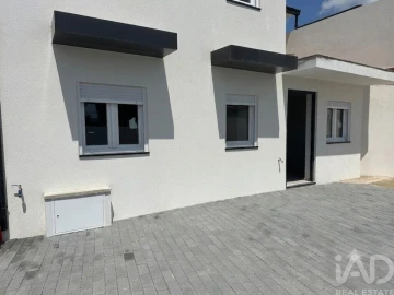 Moradia T3 para Venda em Arcozelo
