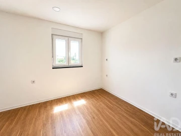 Moradia T3 para Venda em Arcozelo