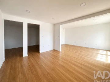 Moradia T3 para Venda em Arcozelo