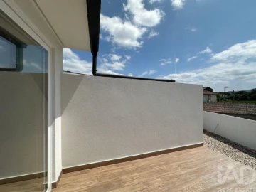 Moradia T3 para Venda em Arcozelo