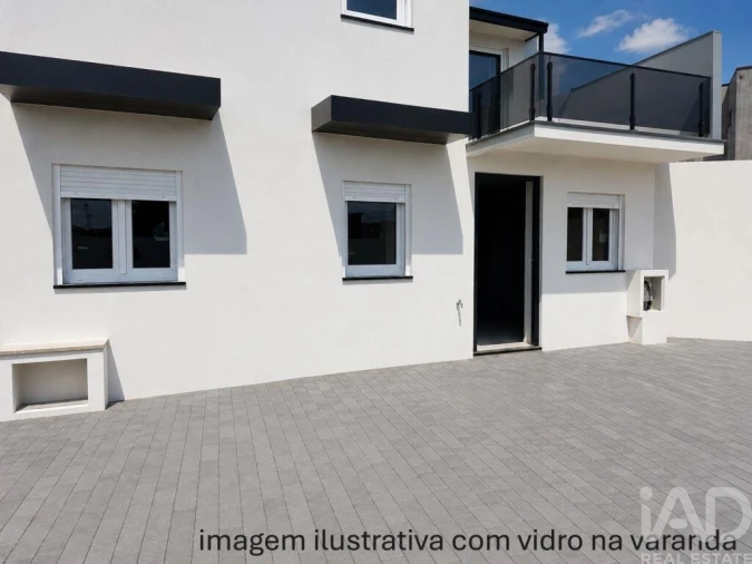Moradia T3 para Venda em Arcozelo Foto 18