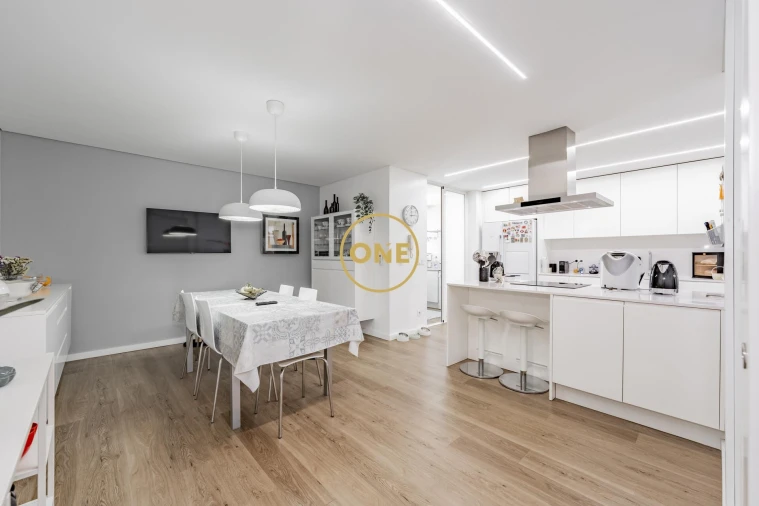 Apartamento T4 para Venda em Bougado (São Martinho e Santiago) Foto 5