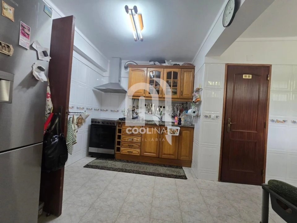 Apartamento T4 para Venda em Caparica e Trafaria Foto 6