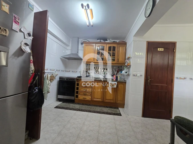 Apartamento T4 para Venda em Caparica e Trafaria Foto 6