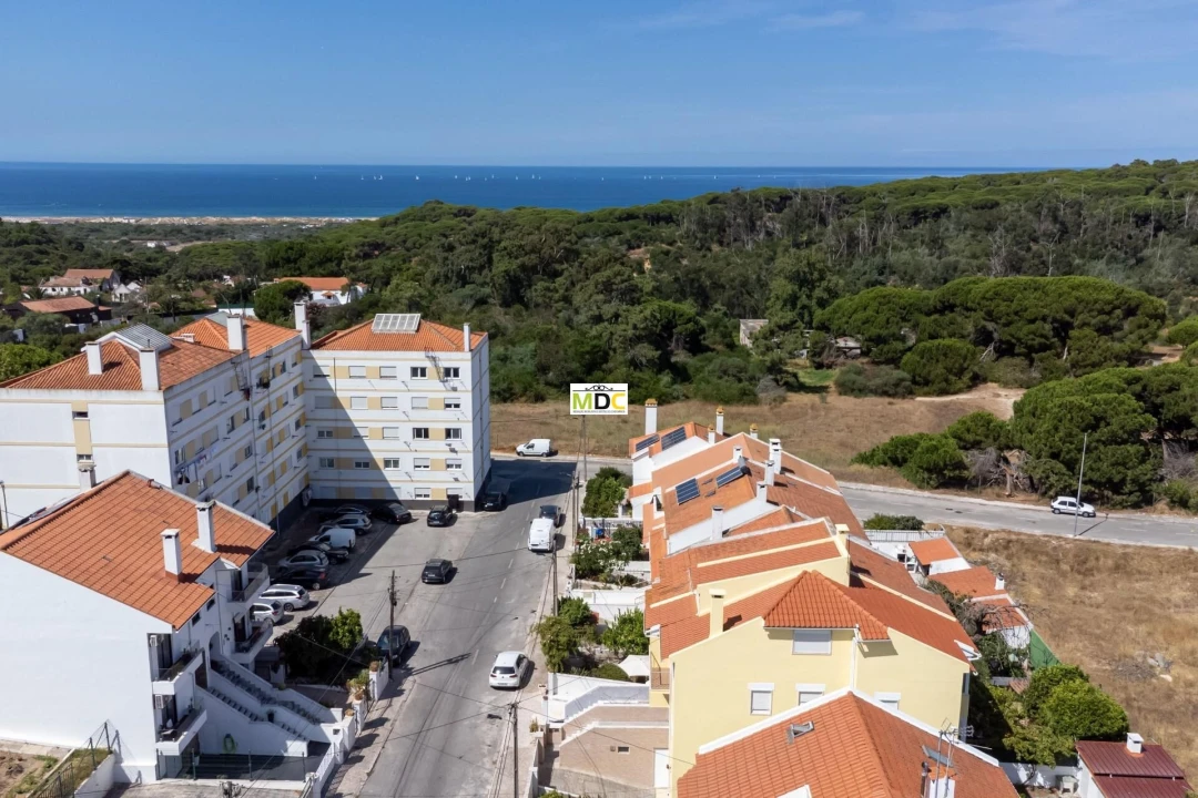 Moradia T5 para Venda em Charneca de Caparica e Sobreda Foto 3