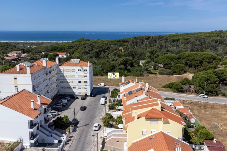 Moradia T5 para Venda em Charneca de Caparica e Sobreda Foto 3