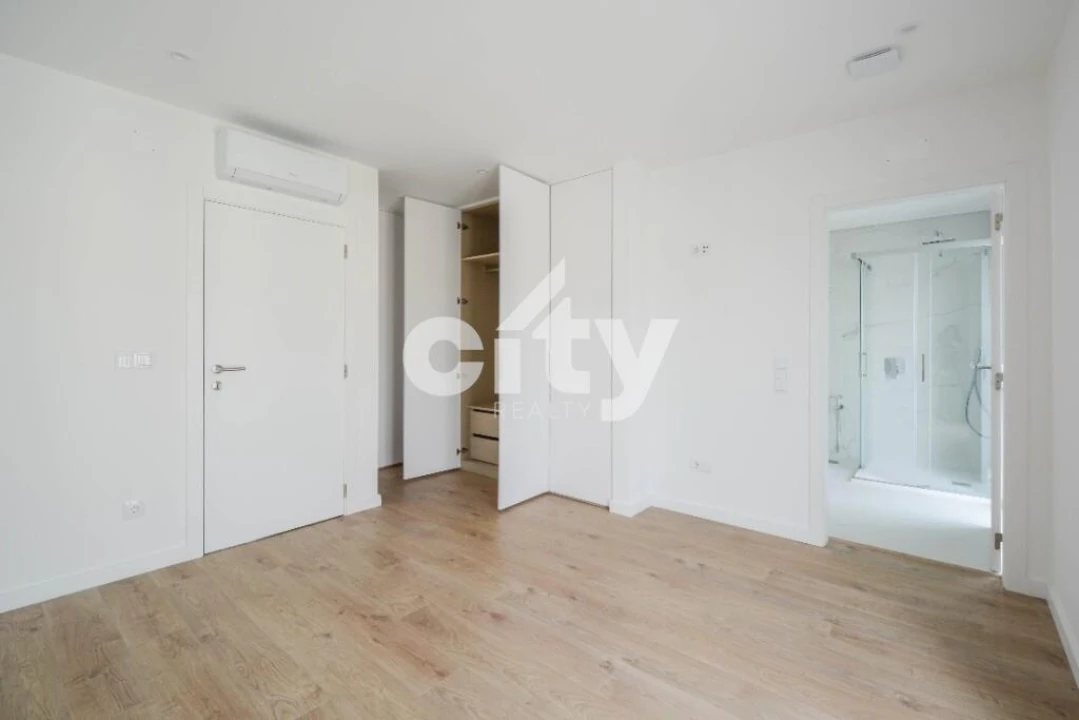 Apartamento T4 para Venda em Mafra Foto 9