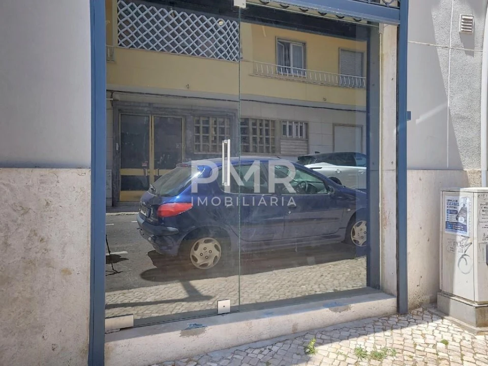 Loja para Arrendamento em Avenidas Novas Foto 3