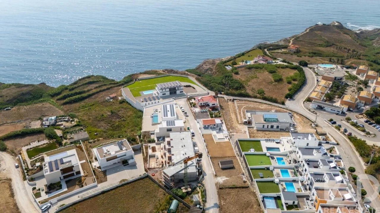 Moradia T3 para Venda em Lourinhã e Atalaia Foto 1