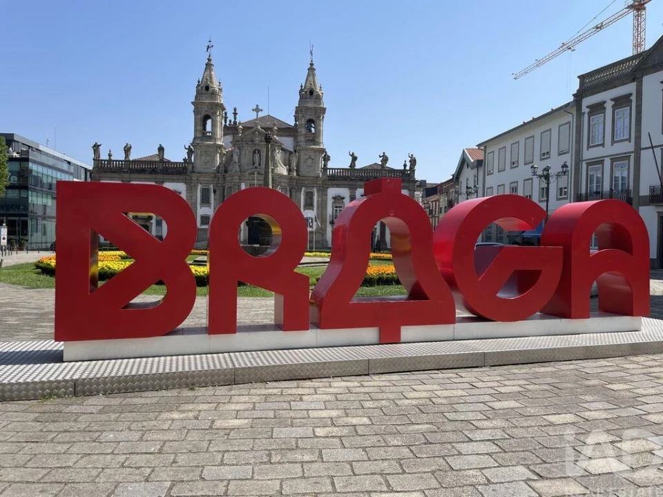 Negócio para Venda em Braga (Maximinos, Sé e Cividade) Foto 1
