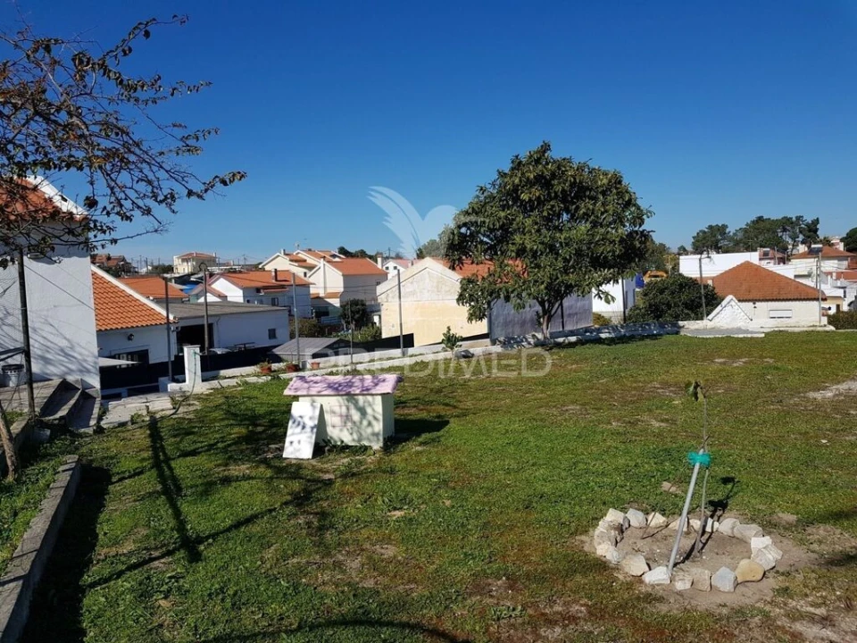 Terreno para Venda em Charneca de Caparica e Sobreda Foto 12