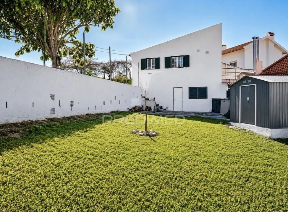 Terreno para Venda em Charneca de Caparica e Sobreda Foto 3