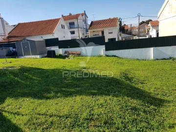 Terreno para Venda em Charneca de Caparica e Sobreda