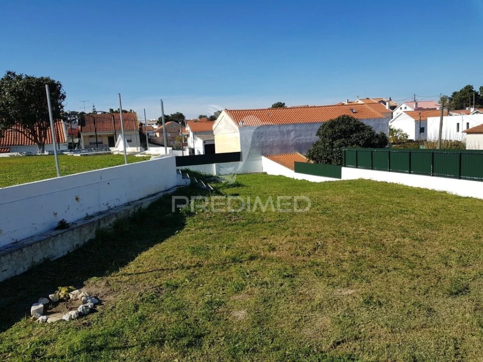 Terreno para Venda em Charneca de Caparica e Sobreda Foto 2