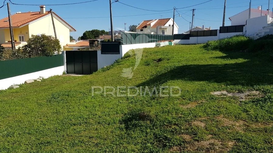 Terreno para Venda em Charneca de Caparica e Sobreda