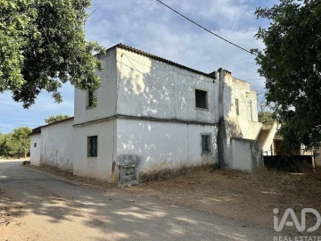 Moradia T4 para Venda em Loule (São Sebastião)