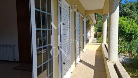 Moradia T4 para Venda em Chave