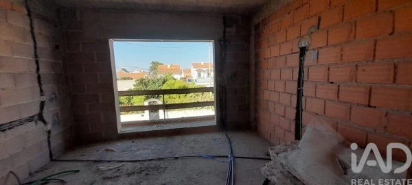 Moradia T3 para Venda em Fernao Ferro