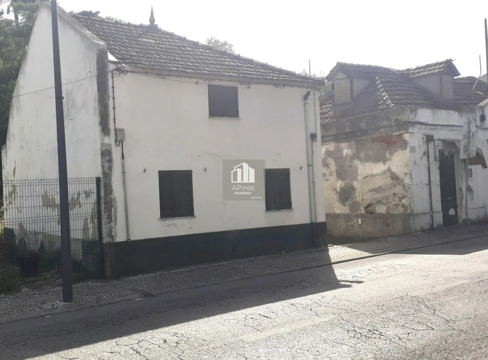 Moradia T2 para Venda em Campolide Foto 16