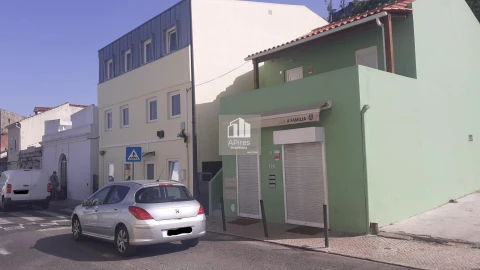 Moradia T2 para Venda em Campolide