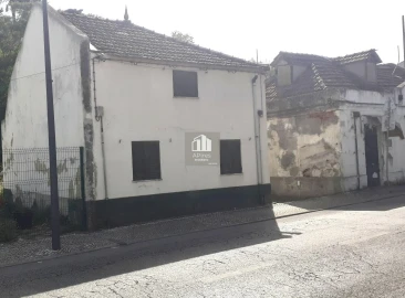 Moradia T2 para Venda em Campolide