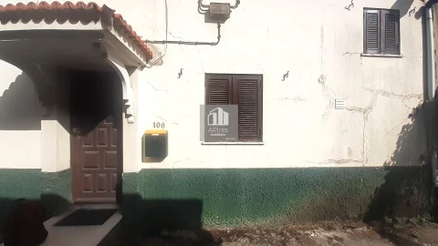 Moradia T2 para Venda em Campolide