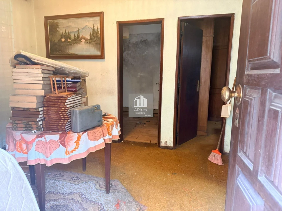 Moradia T2 para Venda em Campolide Foto 5