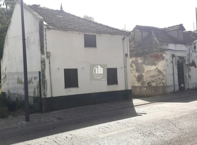 Moradia T2 para Venda em Campolide Foto 16