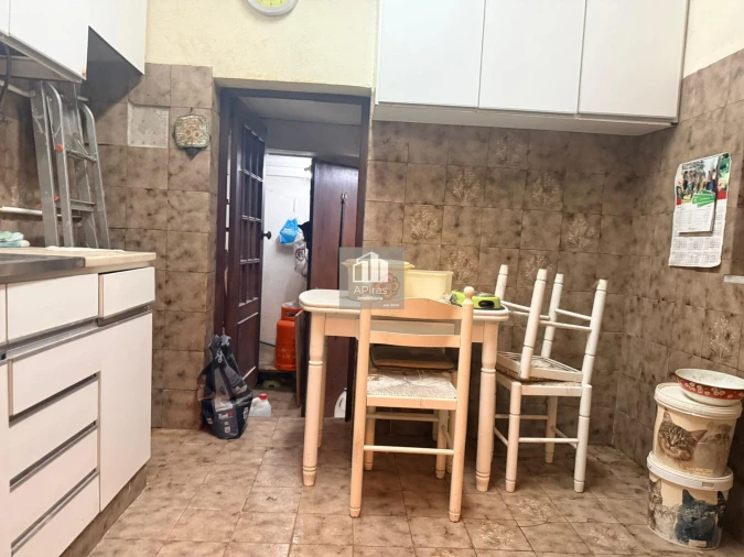Moradia T2 para Venda em Campolide Foto 3