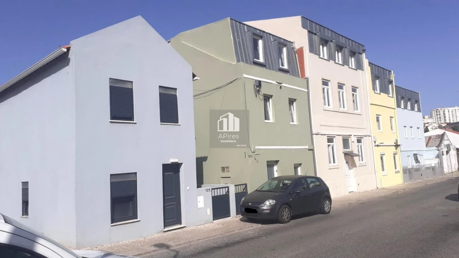 Moradia T2 para Venda em Campolide Foto 17