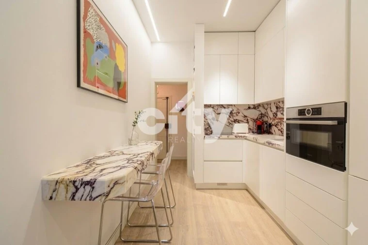 Apartamento T1 para Venda em Avenidas Novas Foto 9