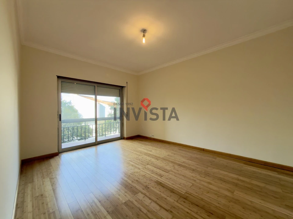 Apartamento T2 para Arrendamento em Vila Franca de Xira Foto 5