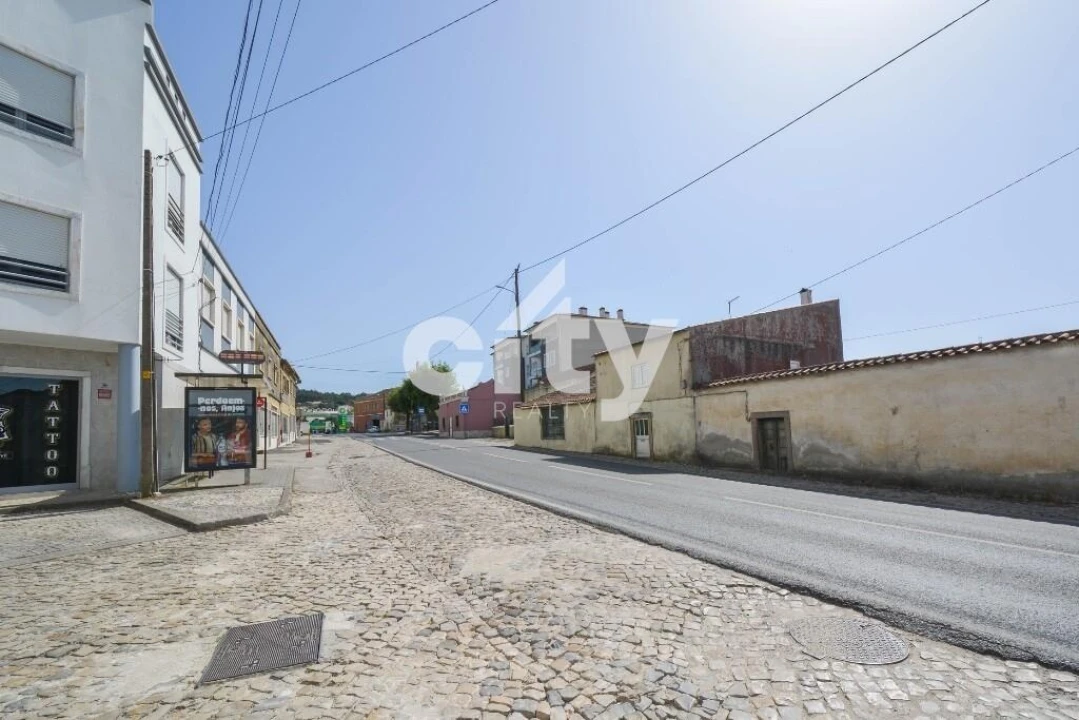 Loja para Venda em Venda do Pinheiro e Santo Estêvão das Galés Foto 31