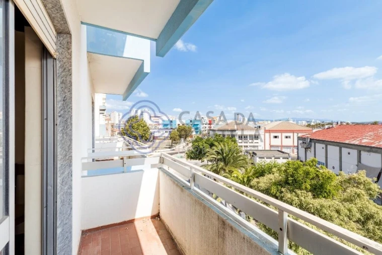 Apartamento T3 para Venda em Portimão Foto 11