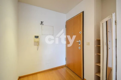 Apartamento T2 para Arrendamento em Alvalade