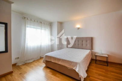 Apartamento T2 para Arrendamento em Alvalade