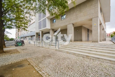 Apartamento T2 para Arrendamento em Alvalade