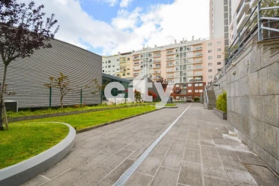 Apartamento T2 para Arrendamento em Alvalade