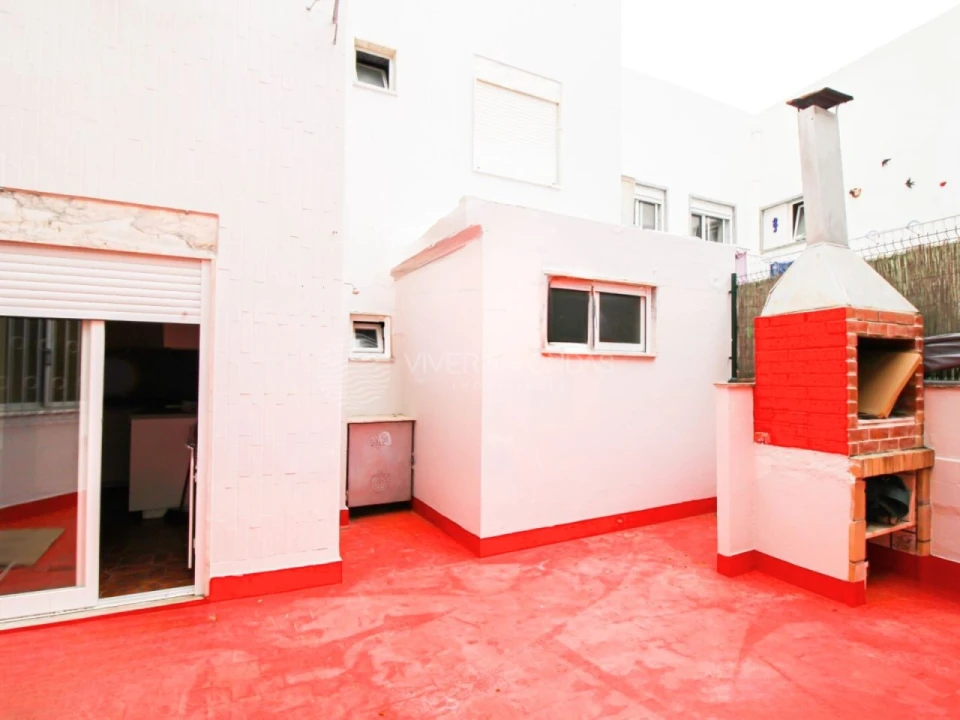 Apartamento T2 para Arrendamento em Costa da Caparica Foto 1