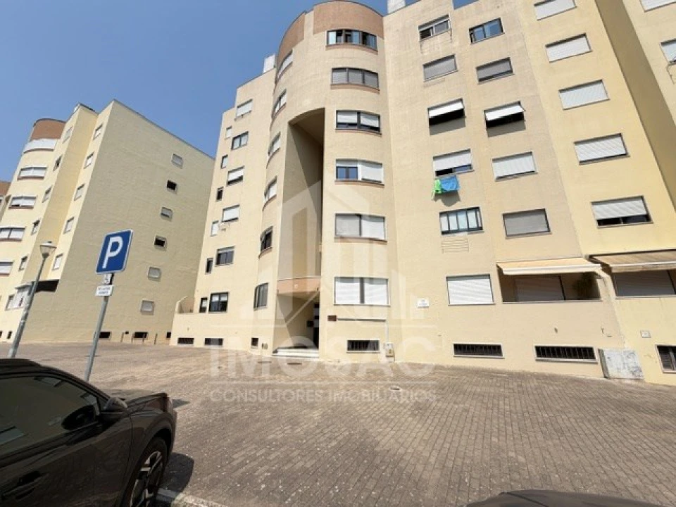 Apartamento T3 para Venda em Loures Foto 1