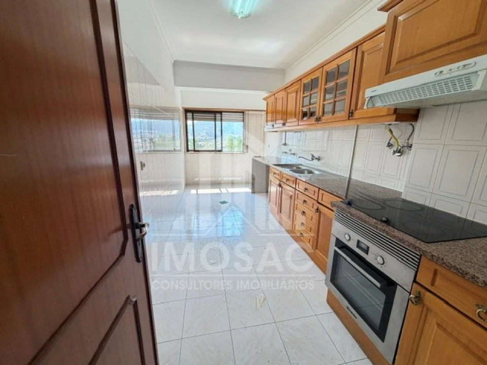 Apartamento T3 para Venda em Loures Foto 2